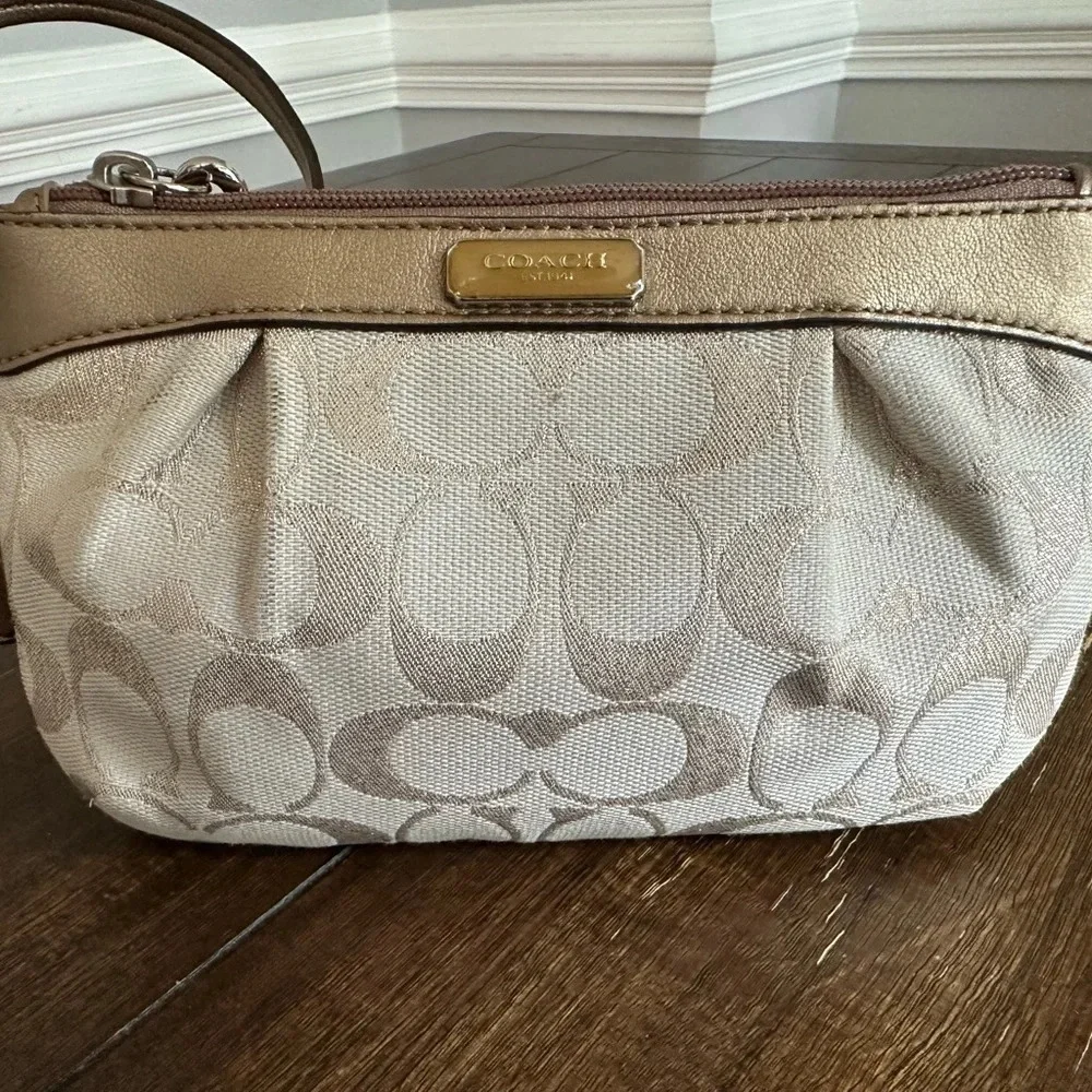 Coach signature logo wrislet